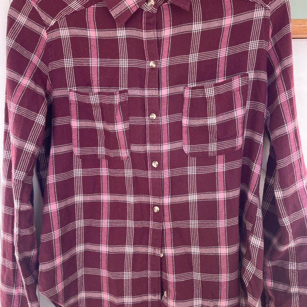 Hollister Women’s flannel size small.